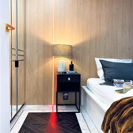 Luxury At Center At Palace +netflix! * Varşova