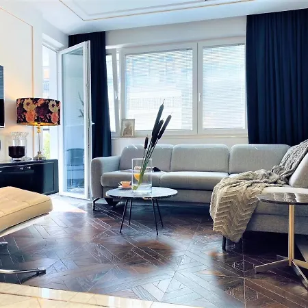 Luxury At Center At Palace +netflix! Warsaw